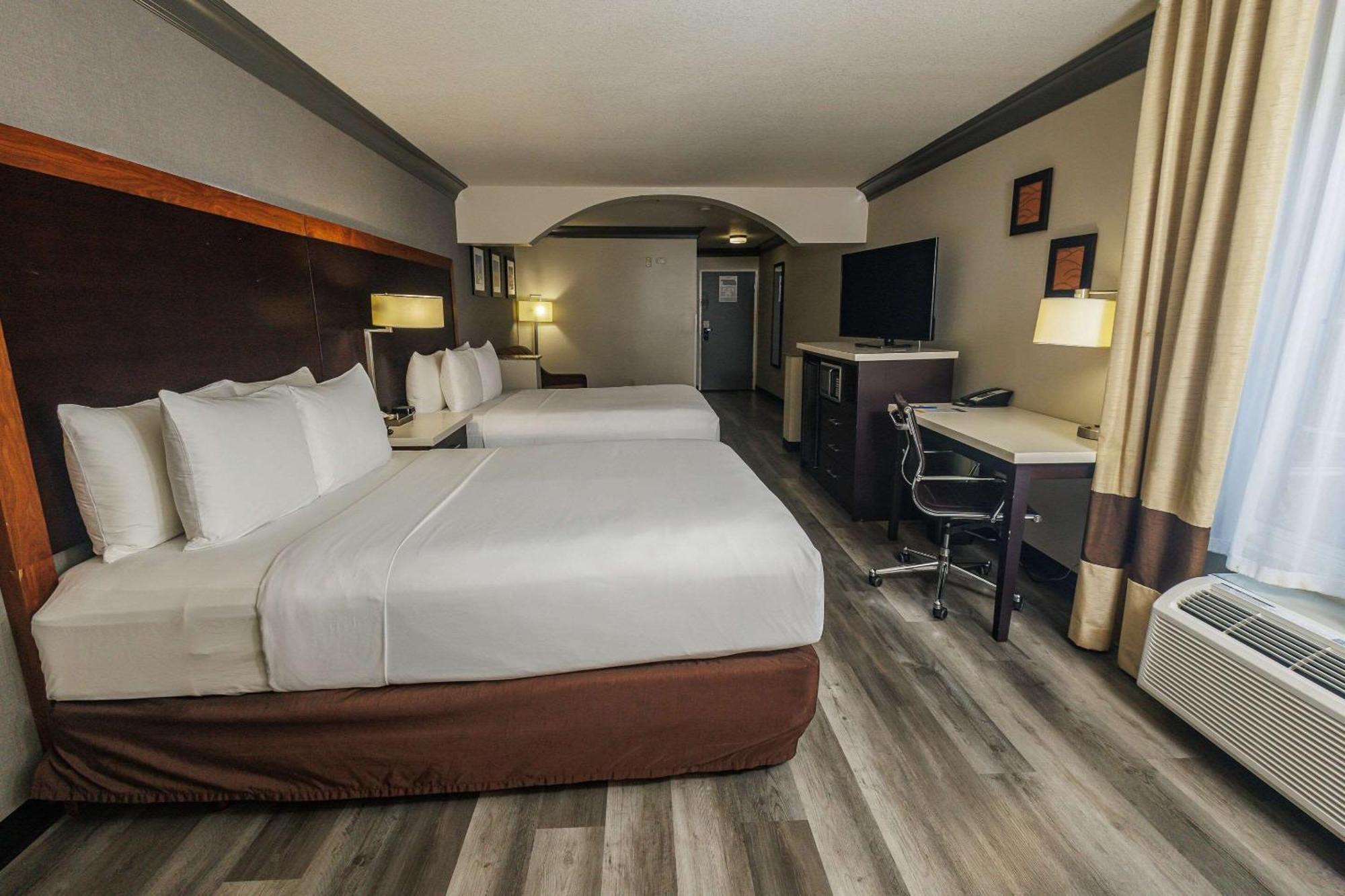 Comfort Inn & Suites Near Universal - N Hollywood - Burbank — Fotos 3